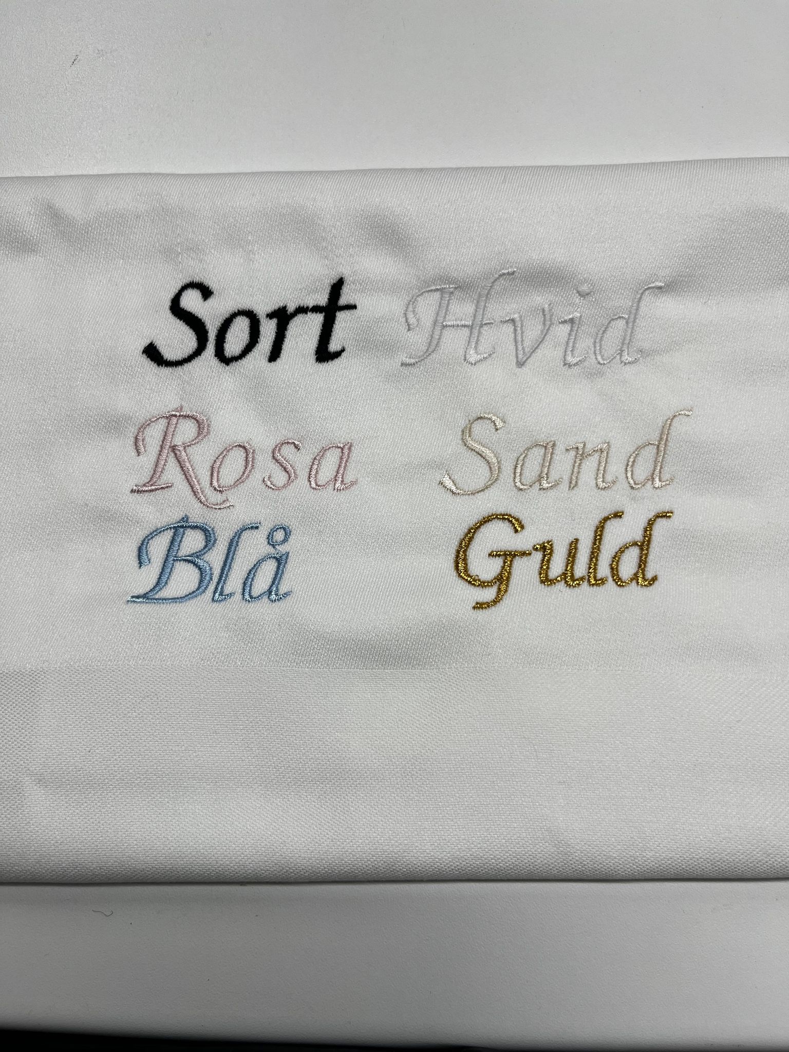 Sengetøj med flæse på både dyne og pude betræk