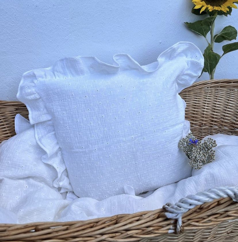 Sengetøj med pude med flæse på