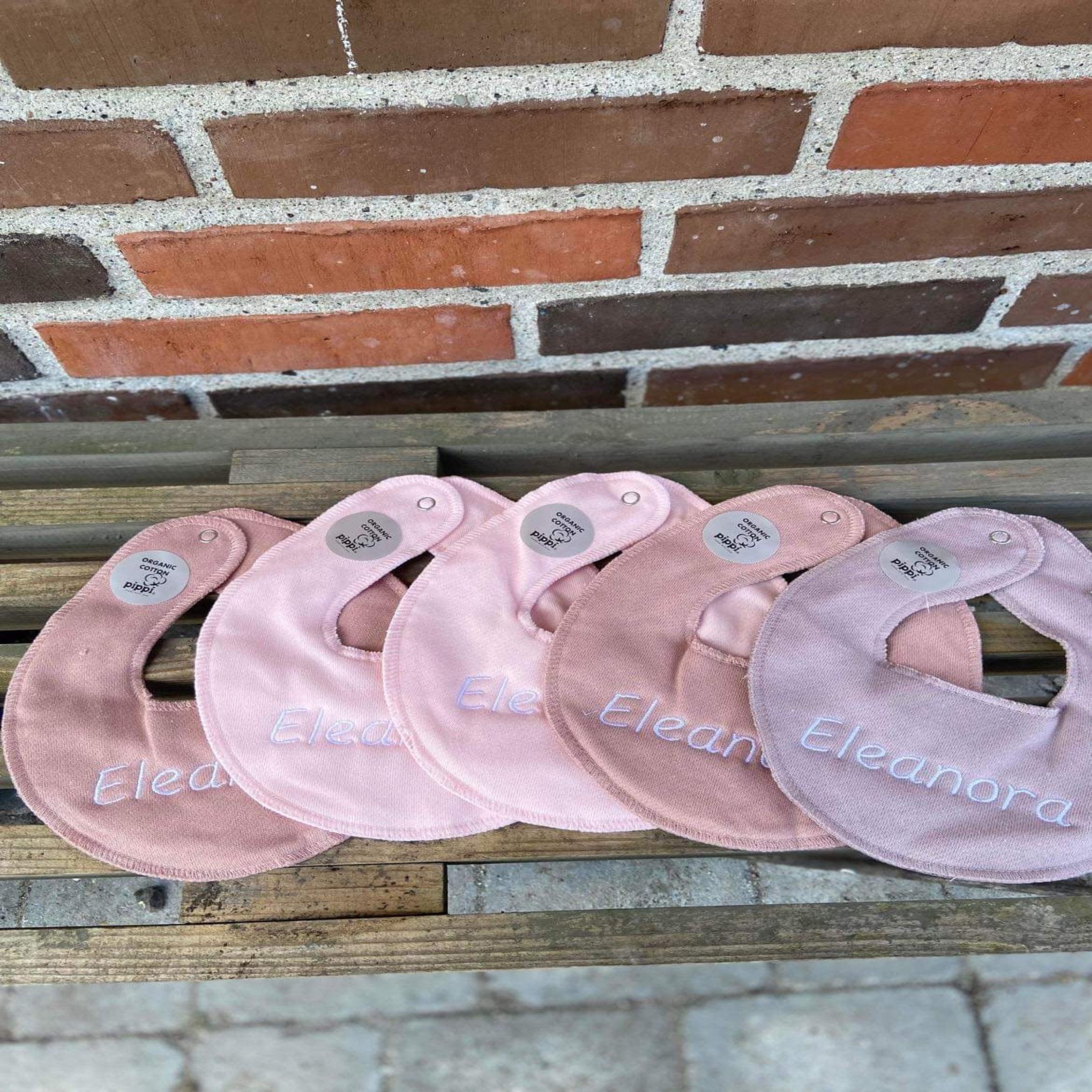 Hagesmækker med navn