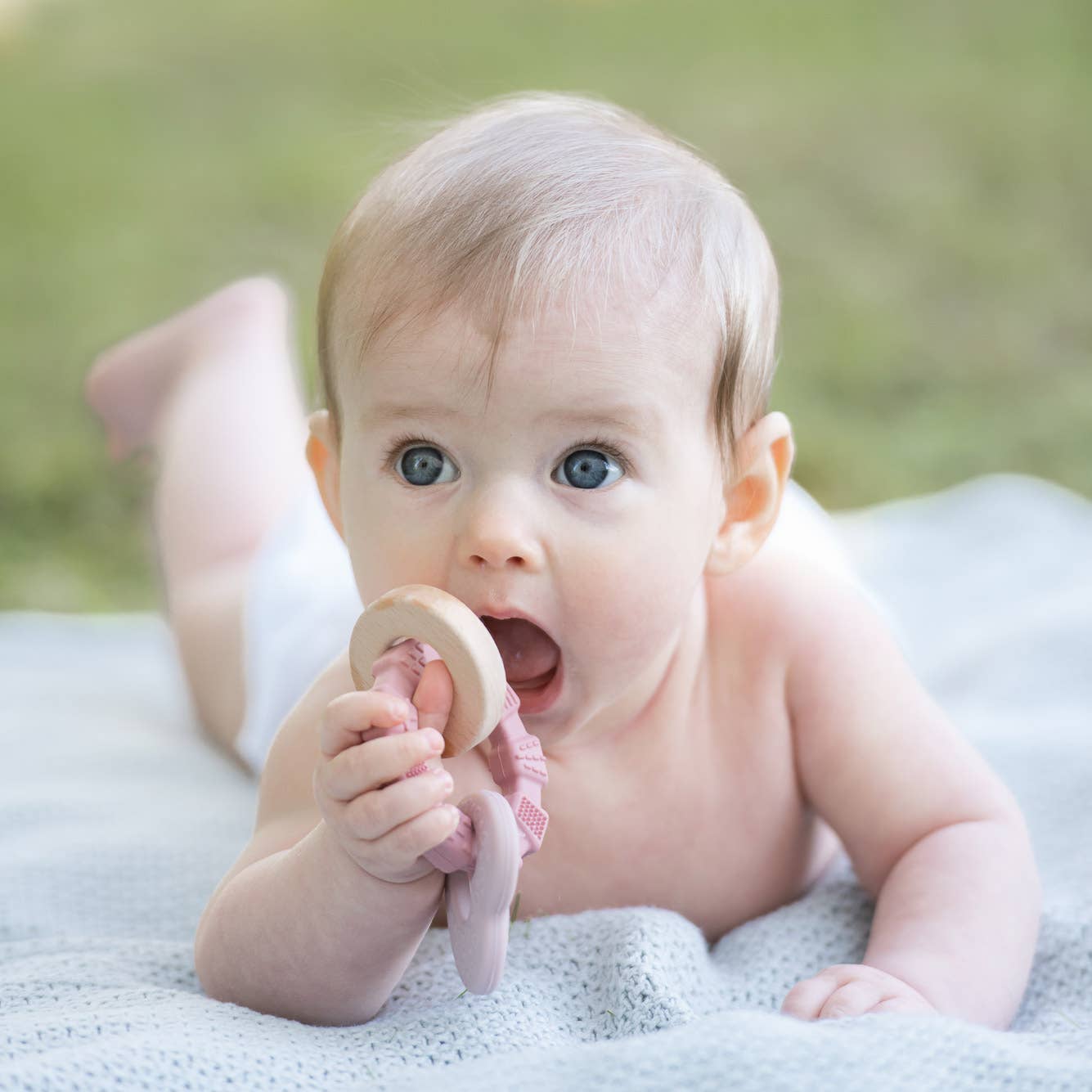 Baby bidering i silikone og træ, hjerte, pink