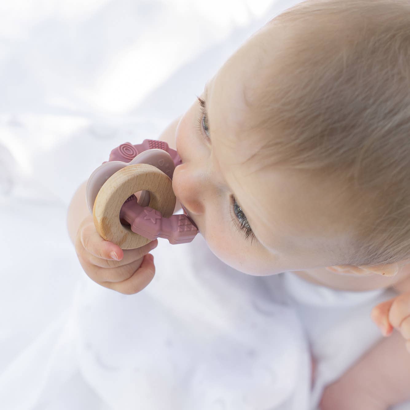 Baby bidering i silikone og træ, hjerte, pink